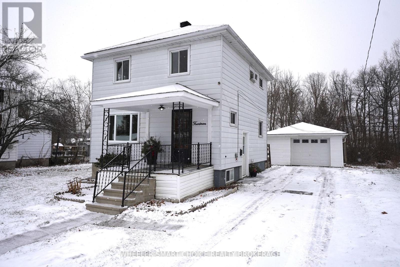 14 Saunders Avenue N