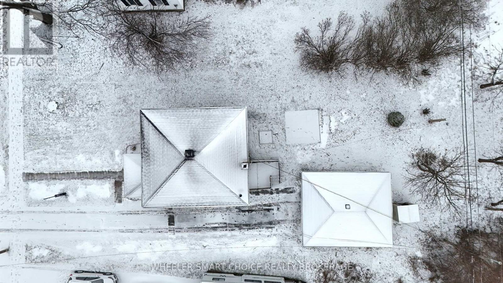 14 Saunders Avenue N