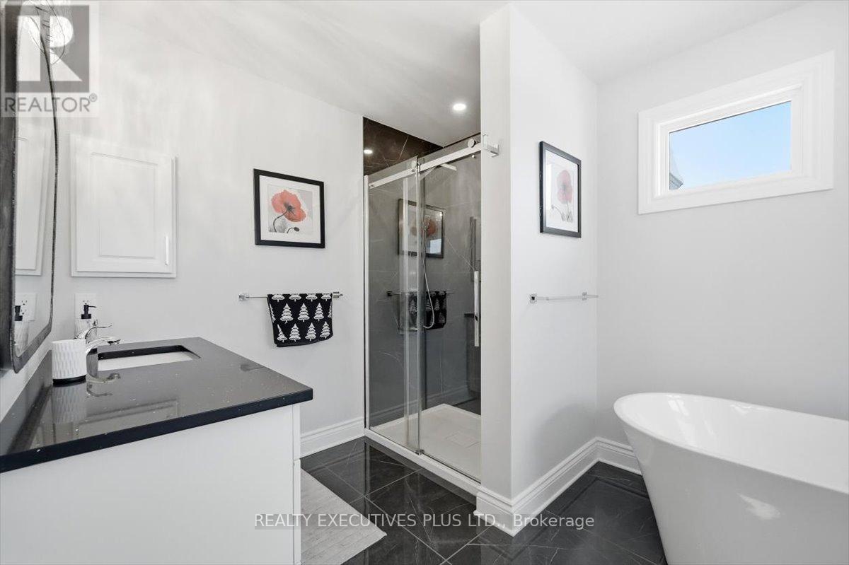 1082 Docteur Corbeil Boulevard