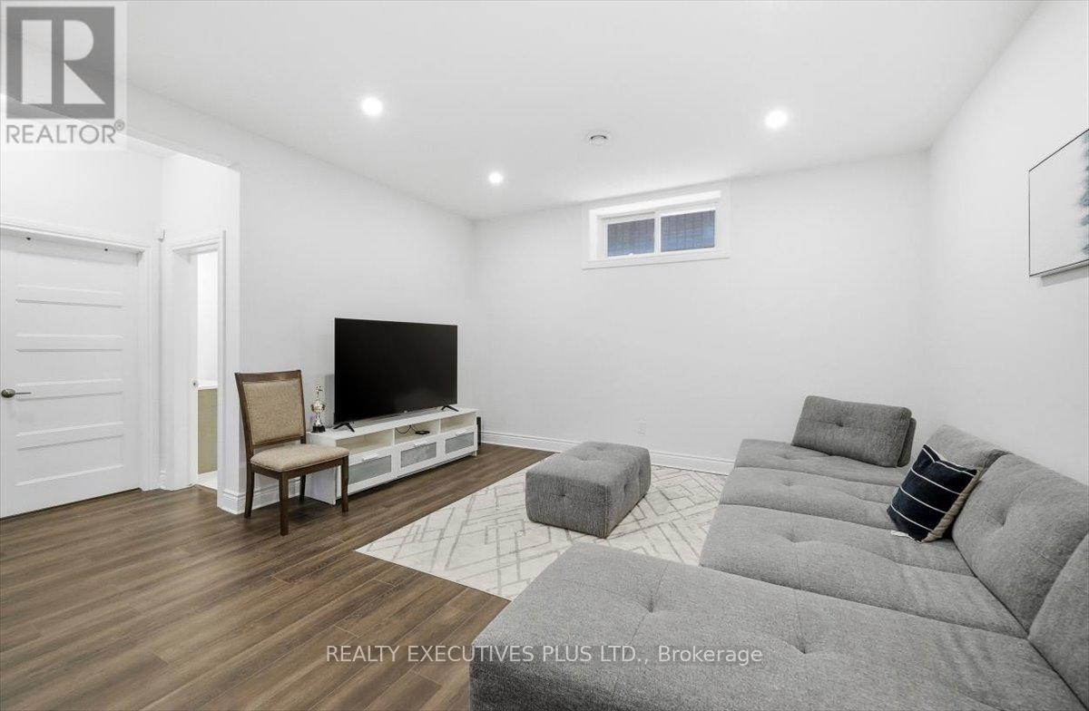 1082 Docteur Corbeil Boulevard