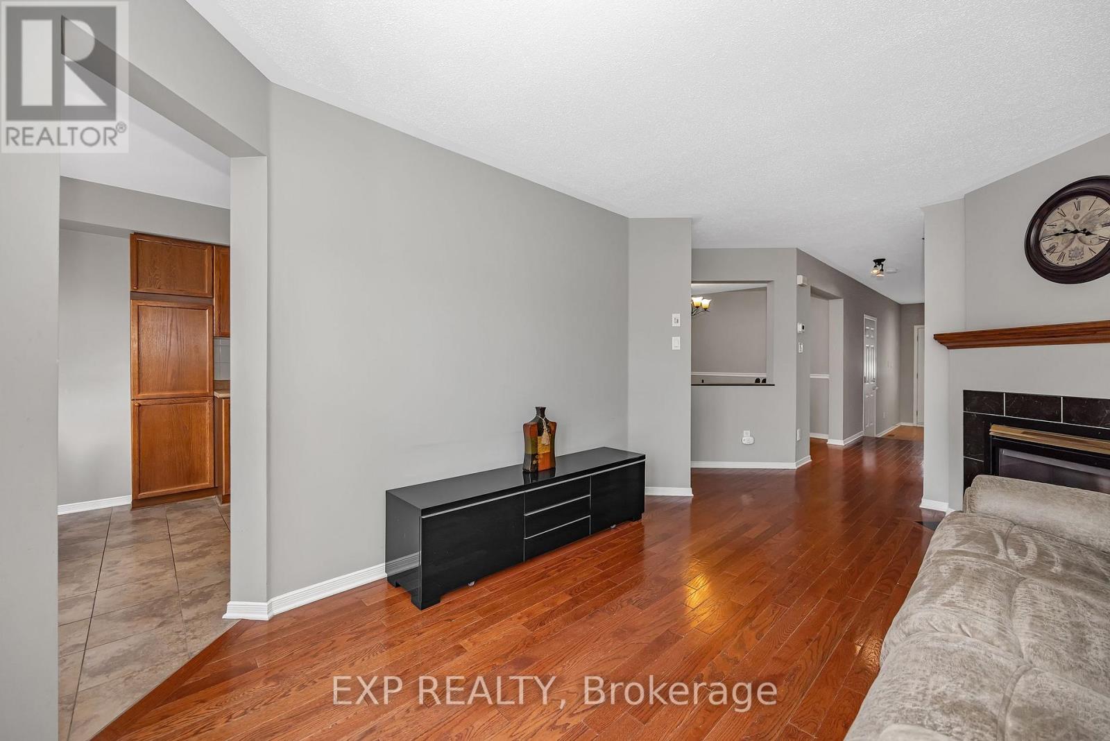 4596 Ogilvie Walk Crescent