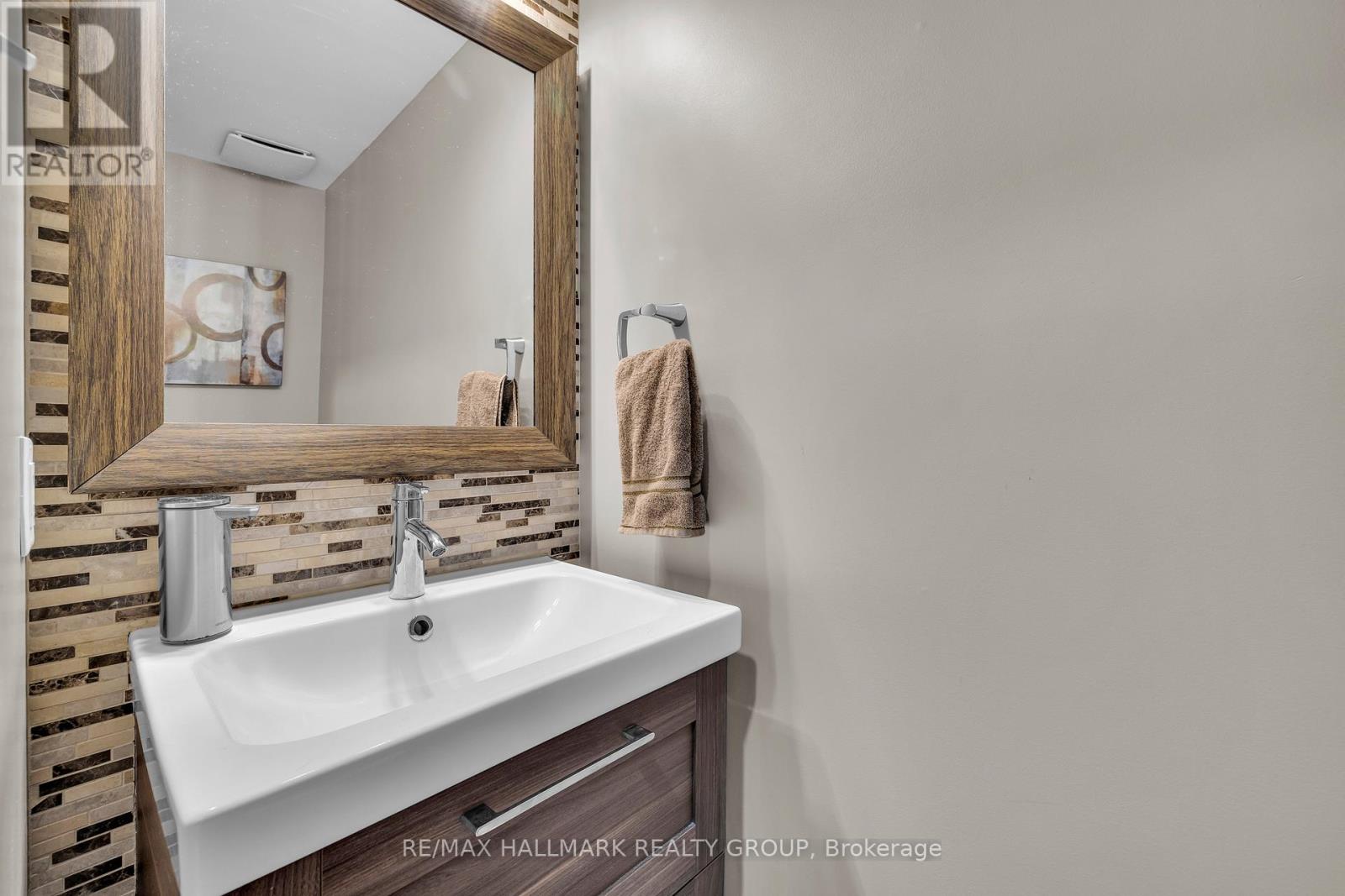 320 Silbrass Private