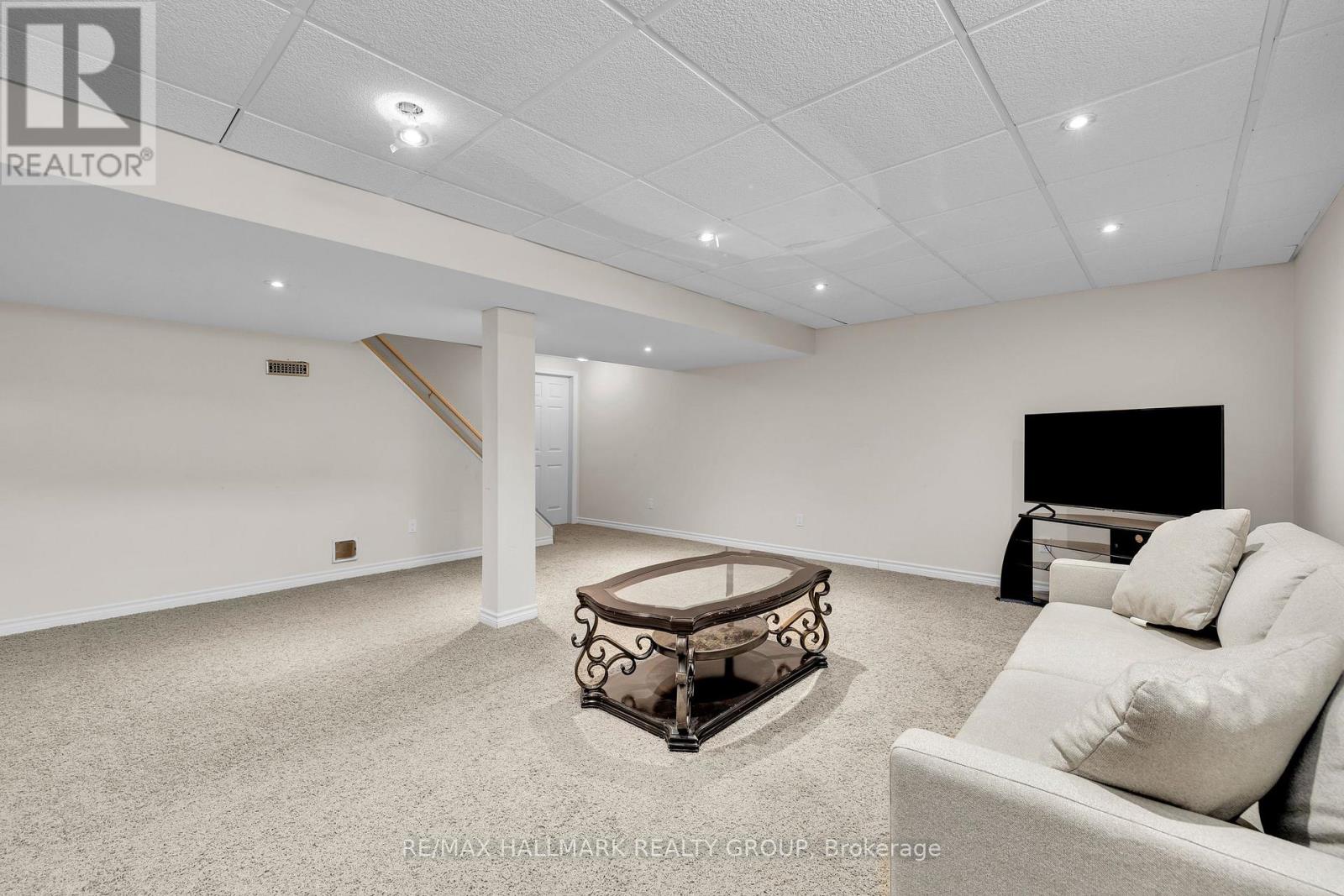 320 Silbrass Private