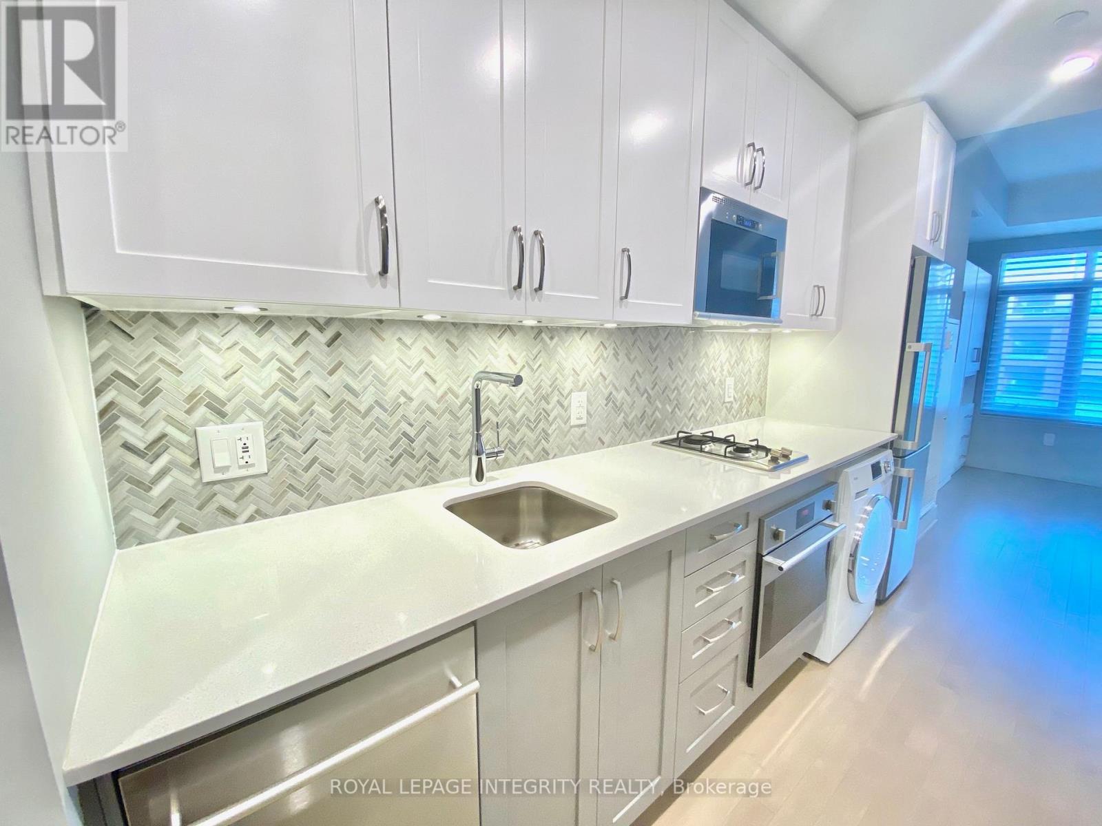 315 - 60 Springhurst Avenue