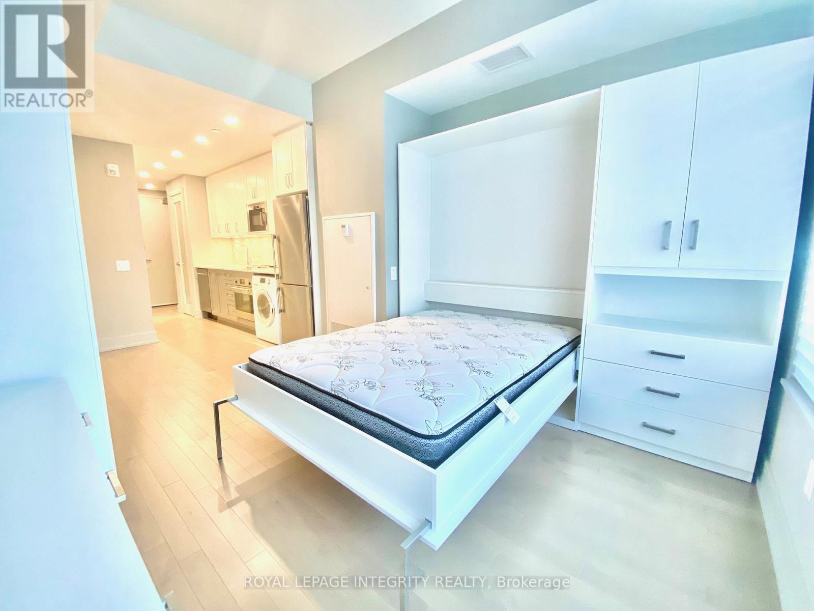 315 - 60 Springhurst Avenue