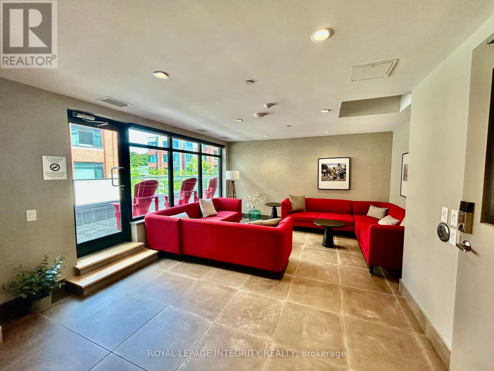 315 - 60 Springhurst Avenue