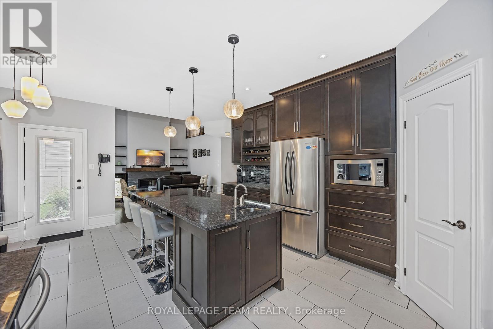 51 Bridle Crest Court