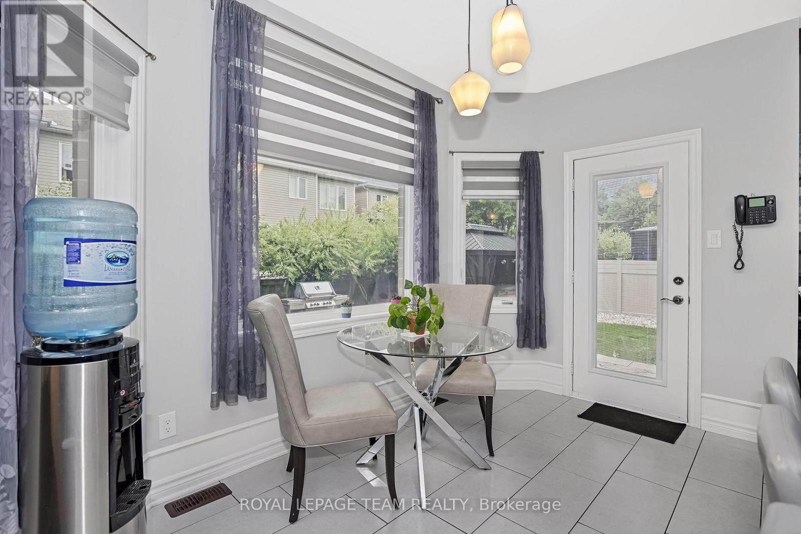 51 Bridle Crest Court