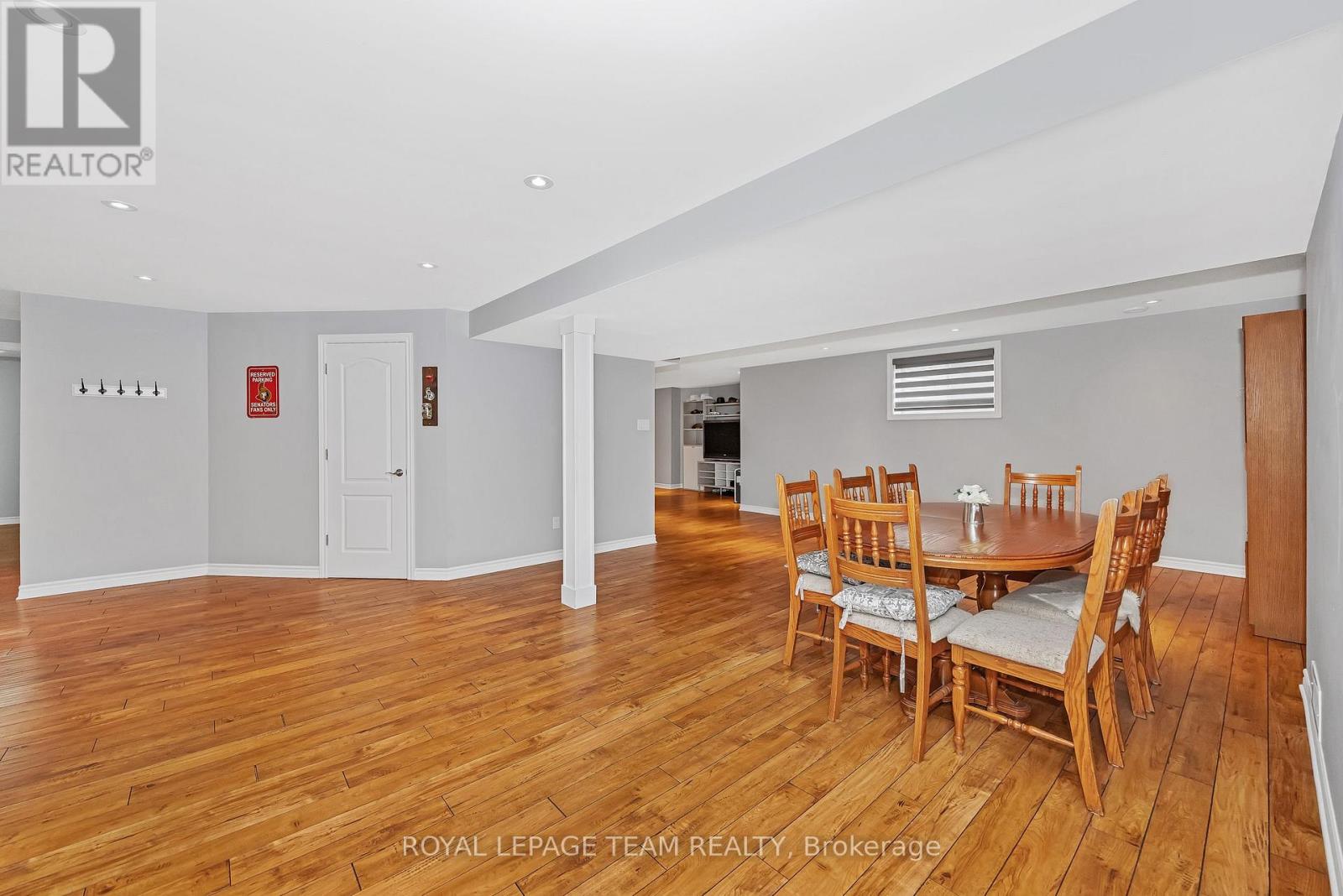 51 Bridle Crest Court