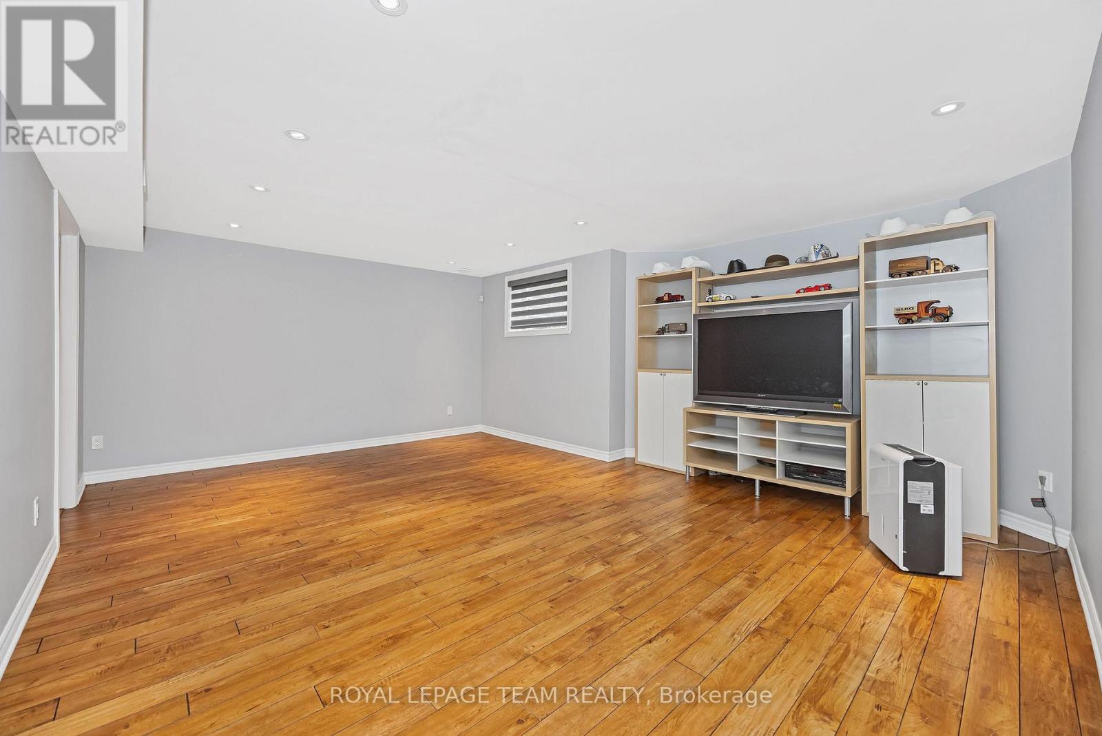 51 Bridle Crest Court