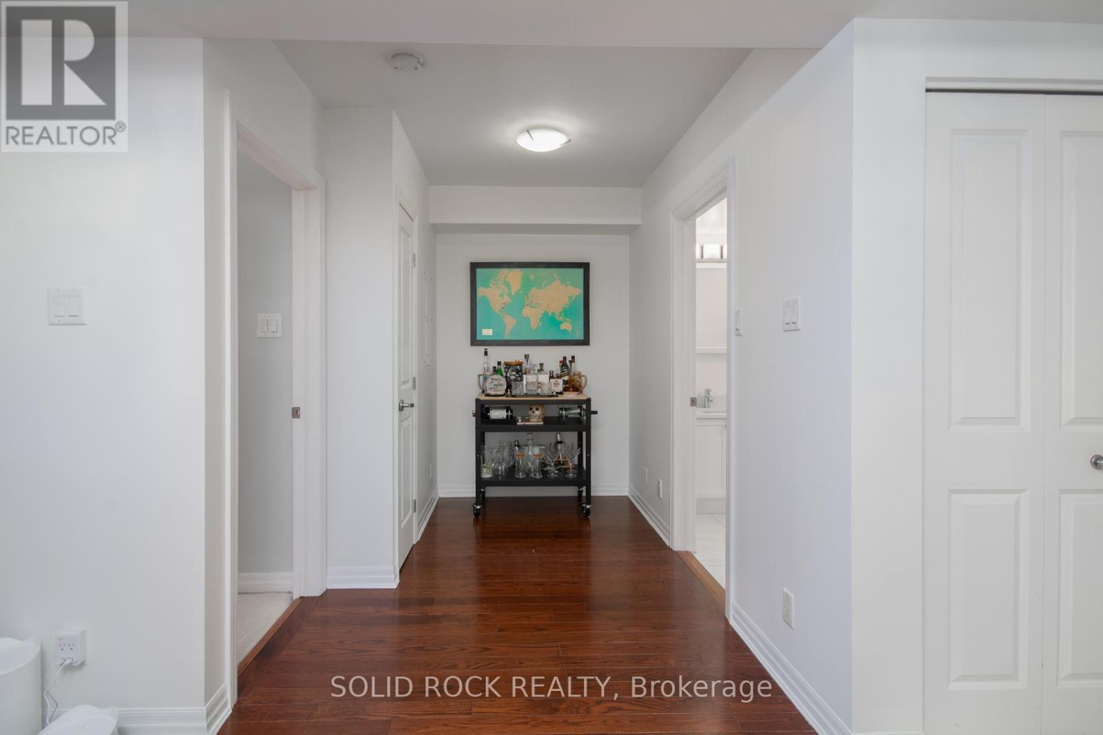 502 - 242 Rideau Street