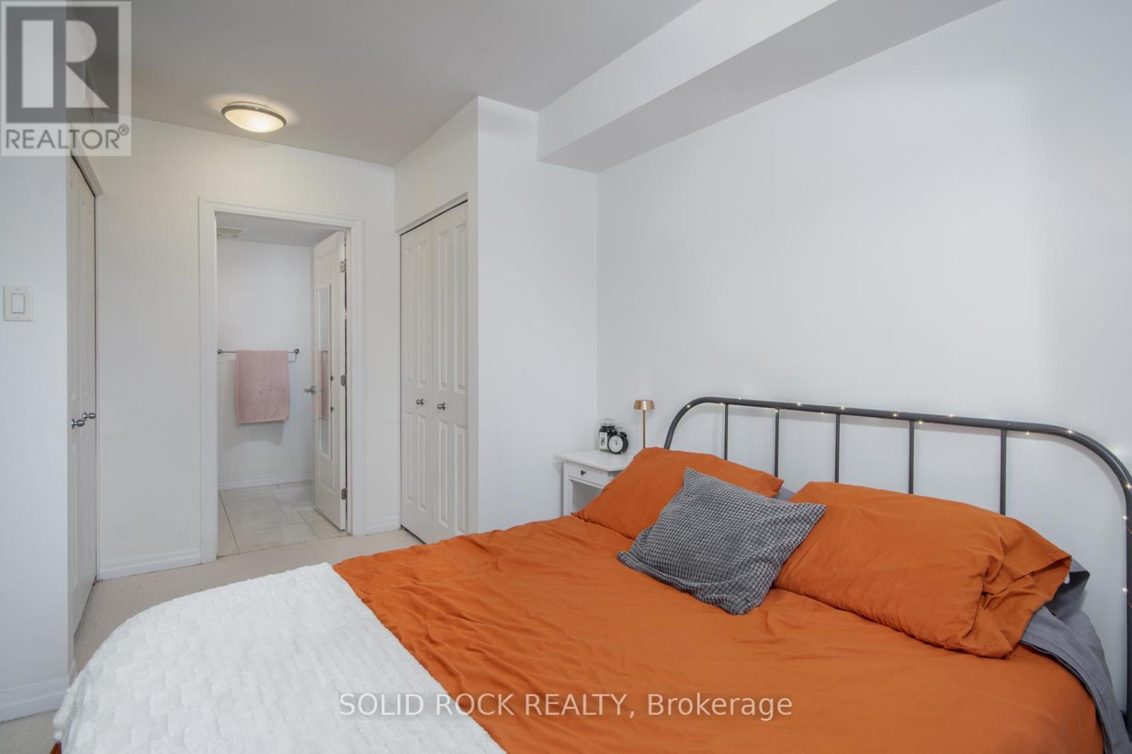 502 - 242 Rideau Street