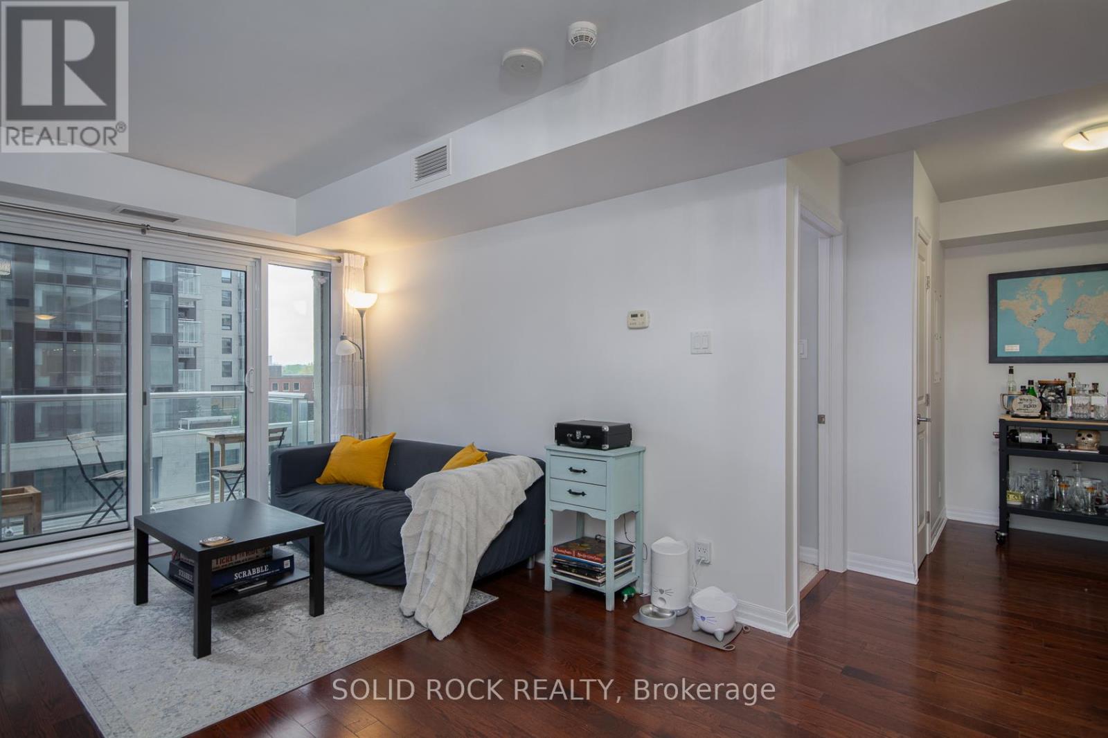 502 - 242 Rideau Street