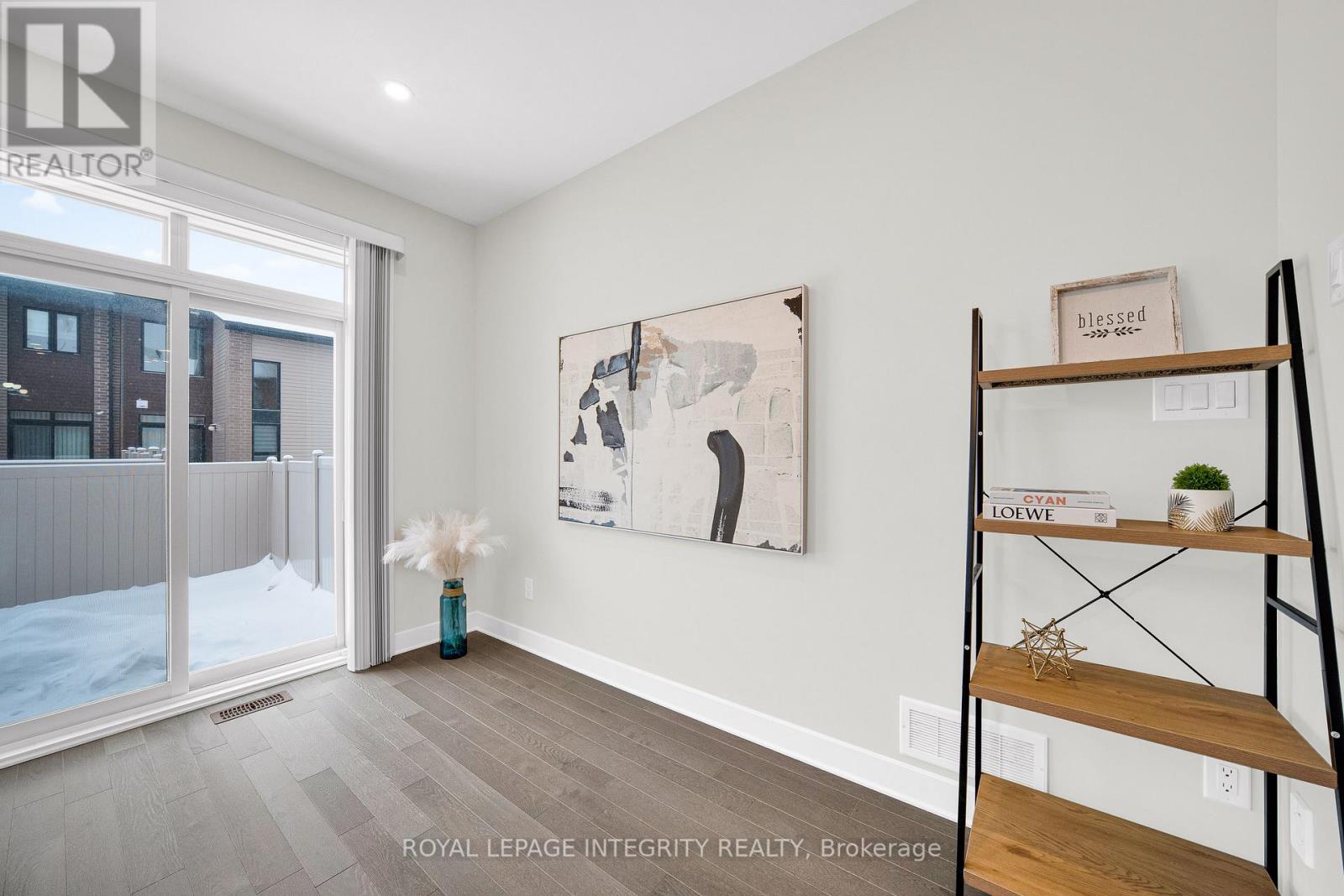 1078 Lunar Glow Crescent