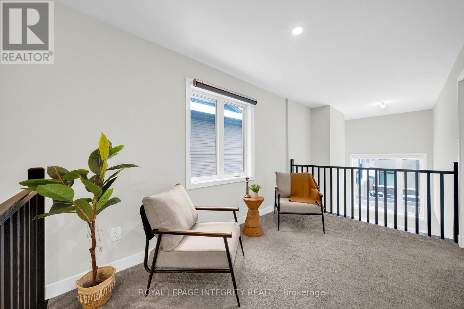 1078 Lunar Glow Crescent