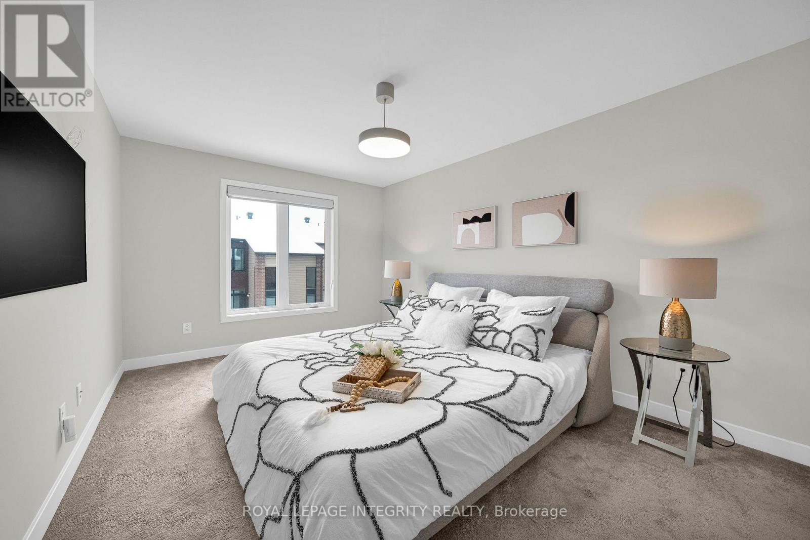 1078 Lunar Glow Crescent