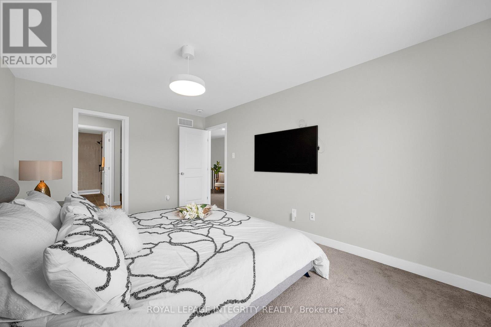 1078 Lunar Glow Crescent