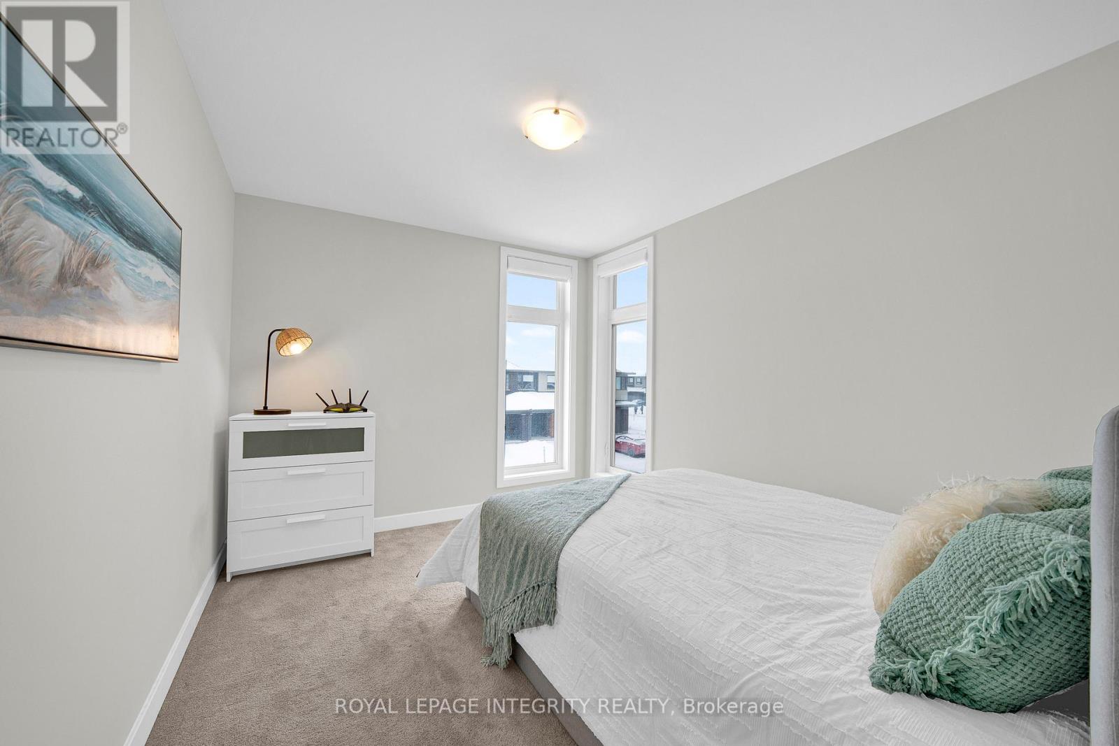 1078 Lunar Glow Crescent