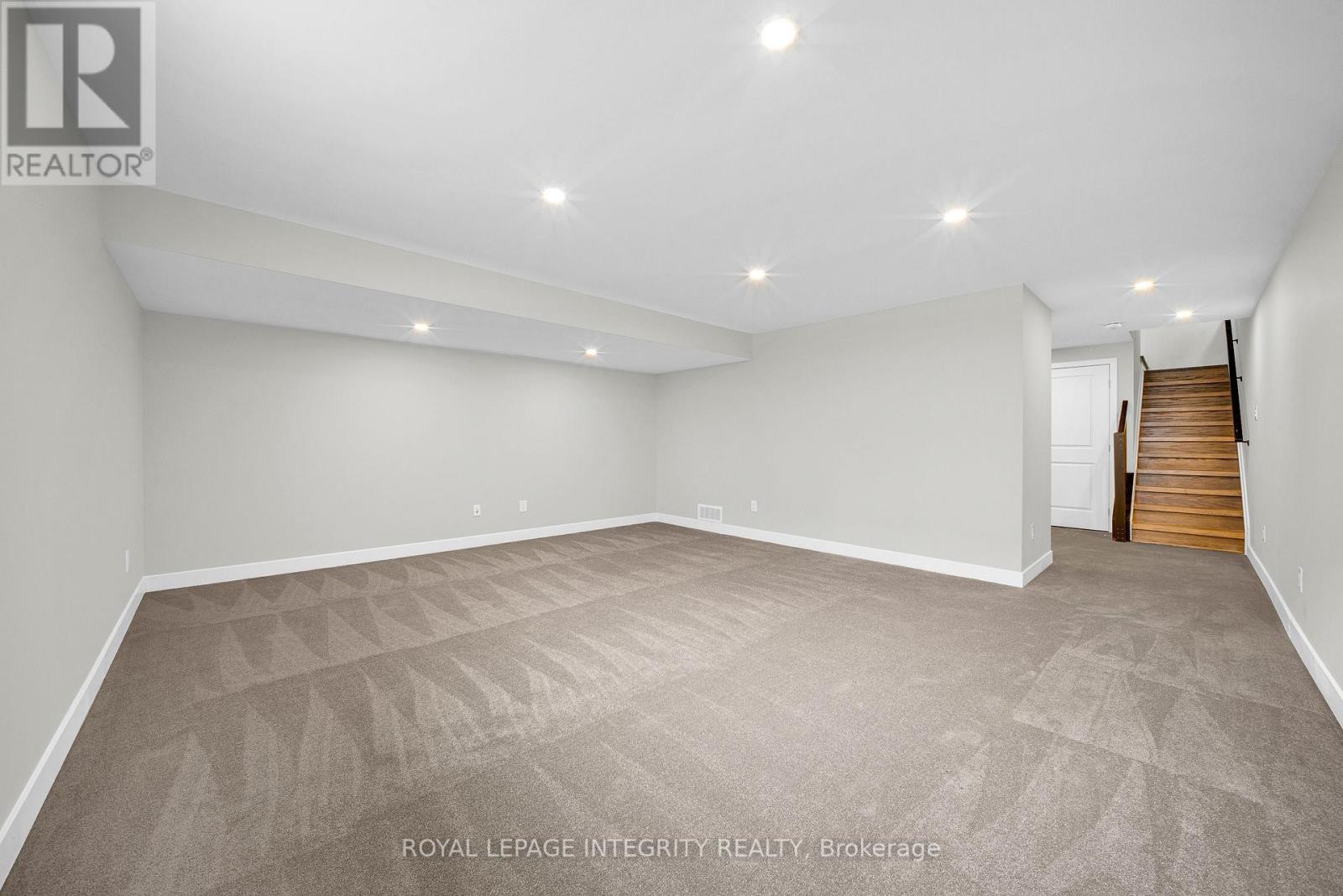 1078 Lunar Glow Crescent