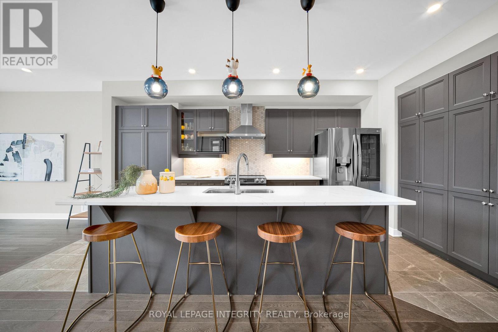 1078 Lunar Glow Crescent