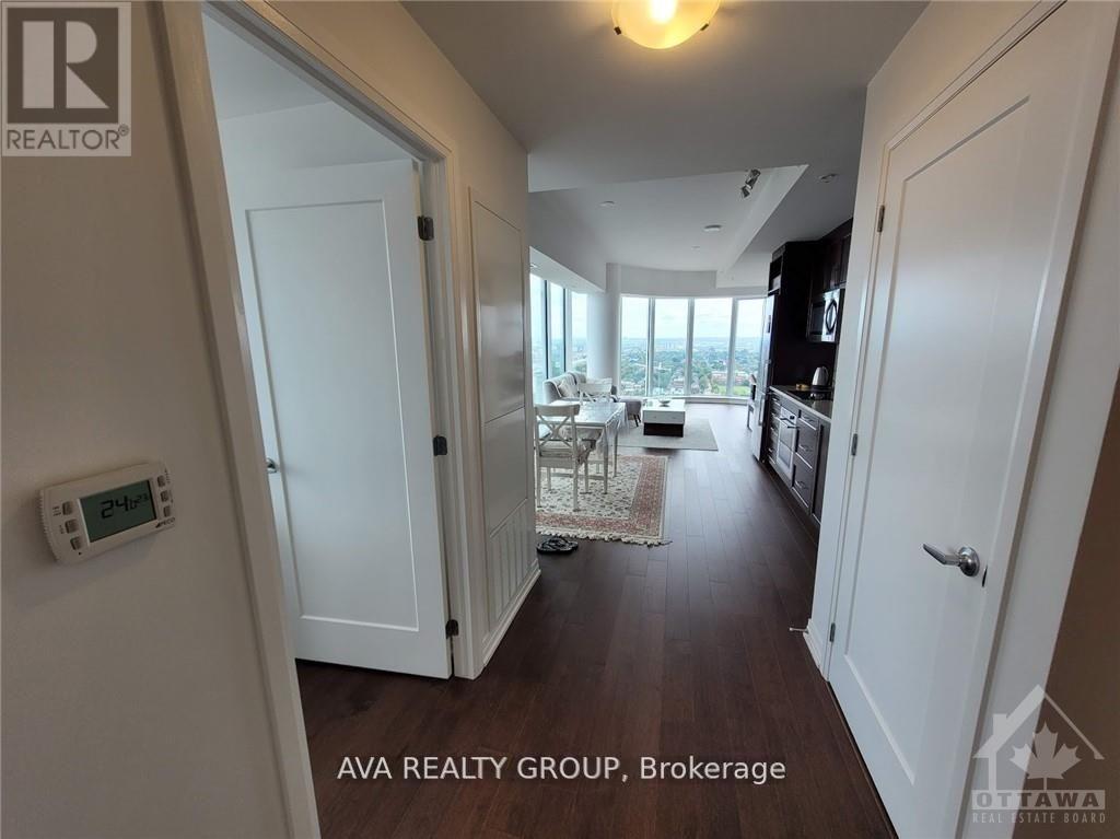 3308 - 805 Carling Ave Avenue W