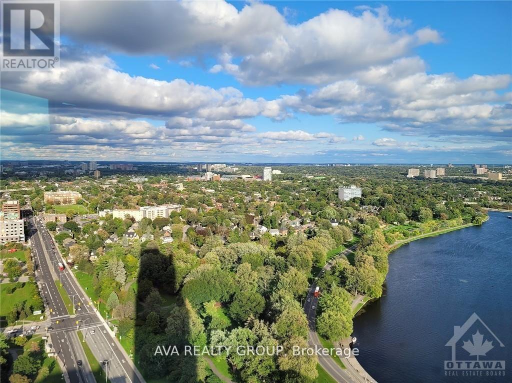 3308 - 805 Carling Ave Avenue W