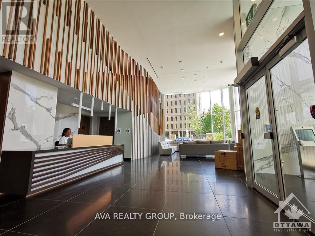 3308 - 805 Carling Ave Avenue W