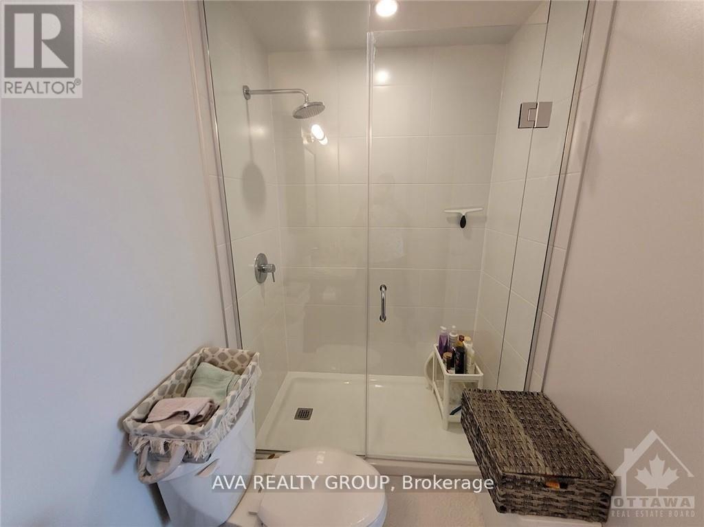 3308 - 805 Carling Ave Avenue W