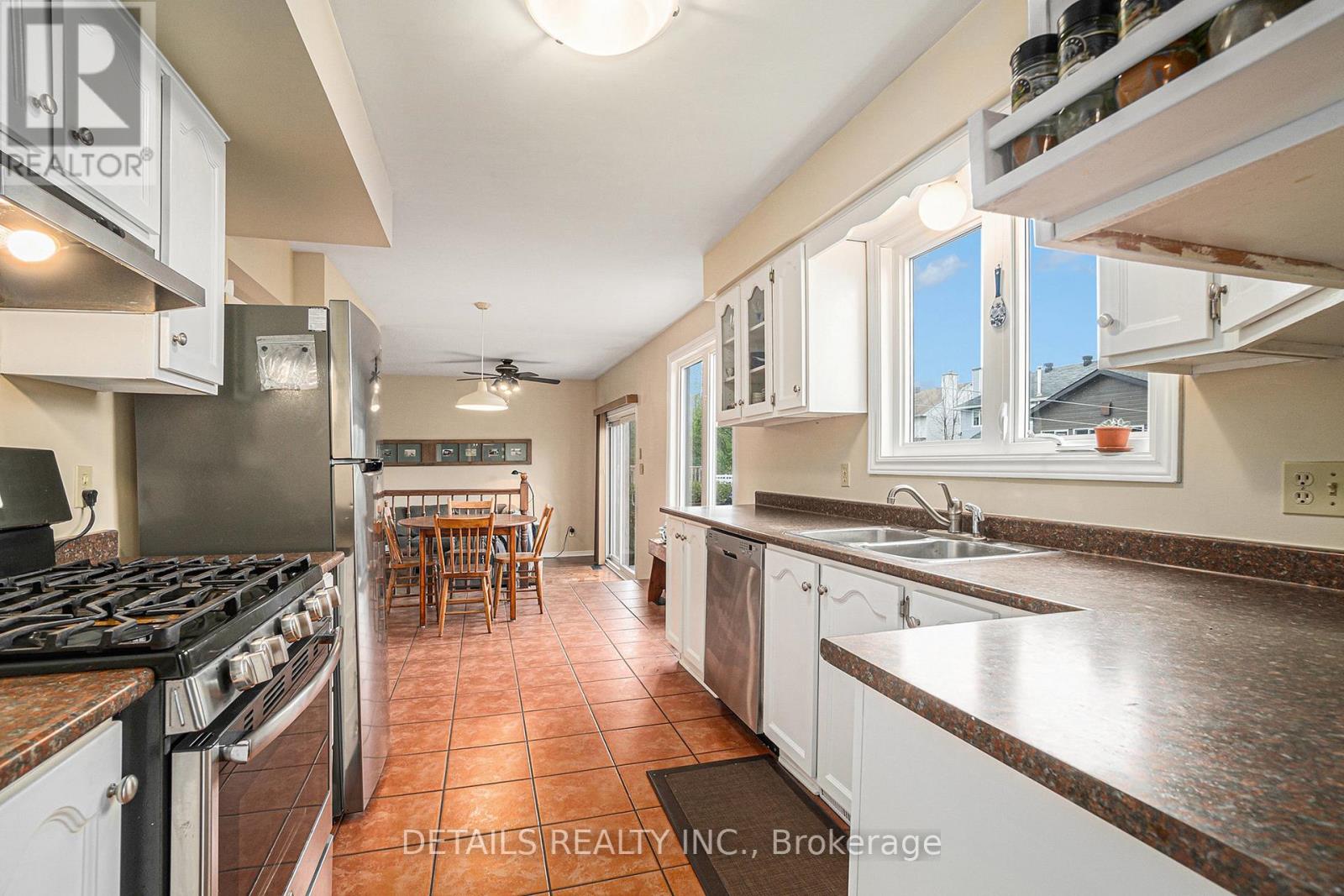 221 Macdougall Street