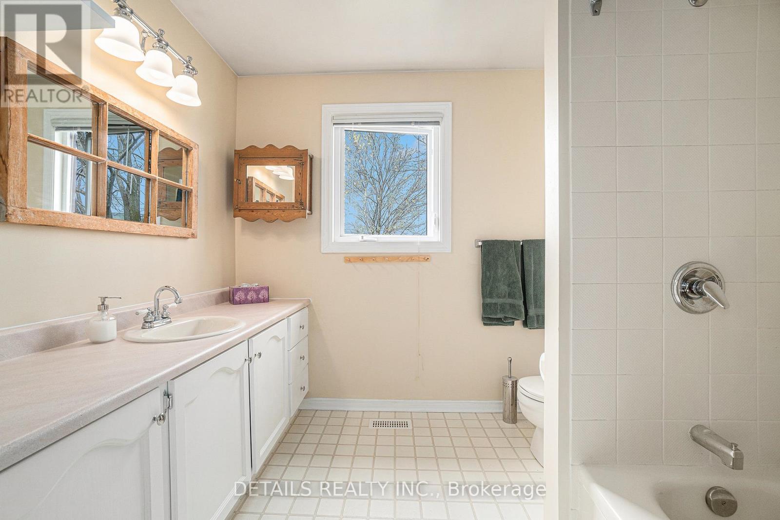 221 Macdougall Street