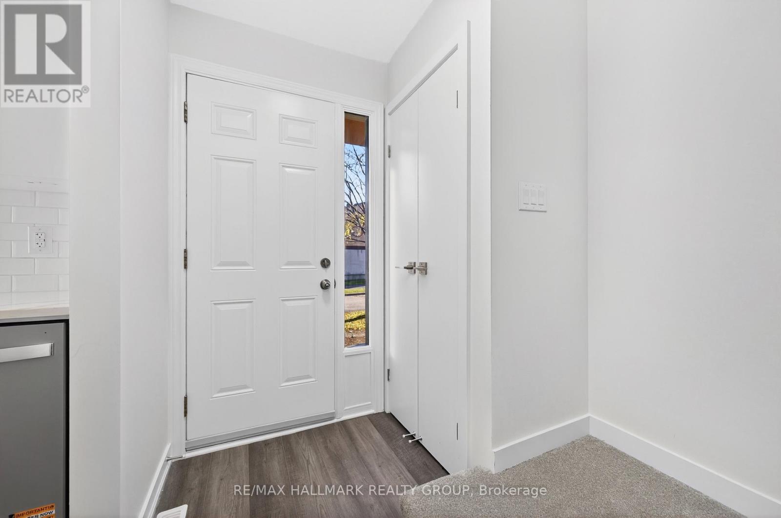 111 - 1457 Murdock Gate