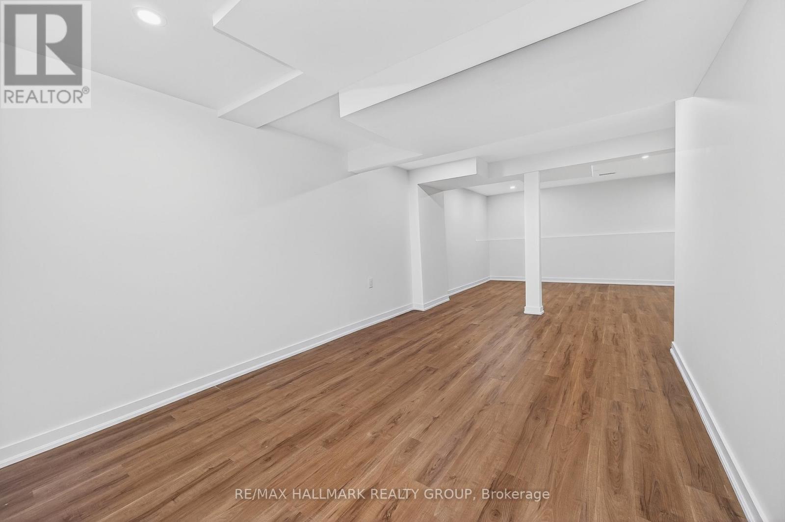 111 - 1457 Murdock Gate