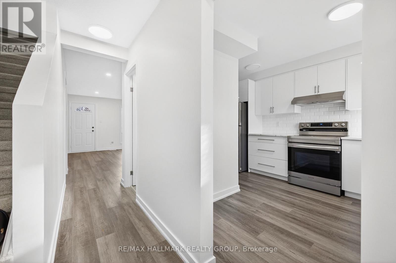 111 - 1457 Murdock Gate