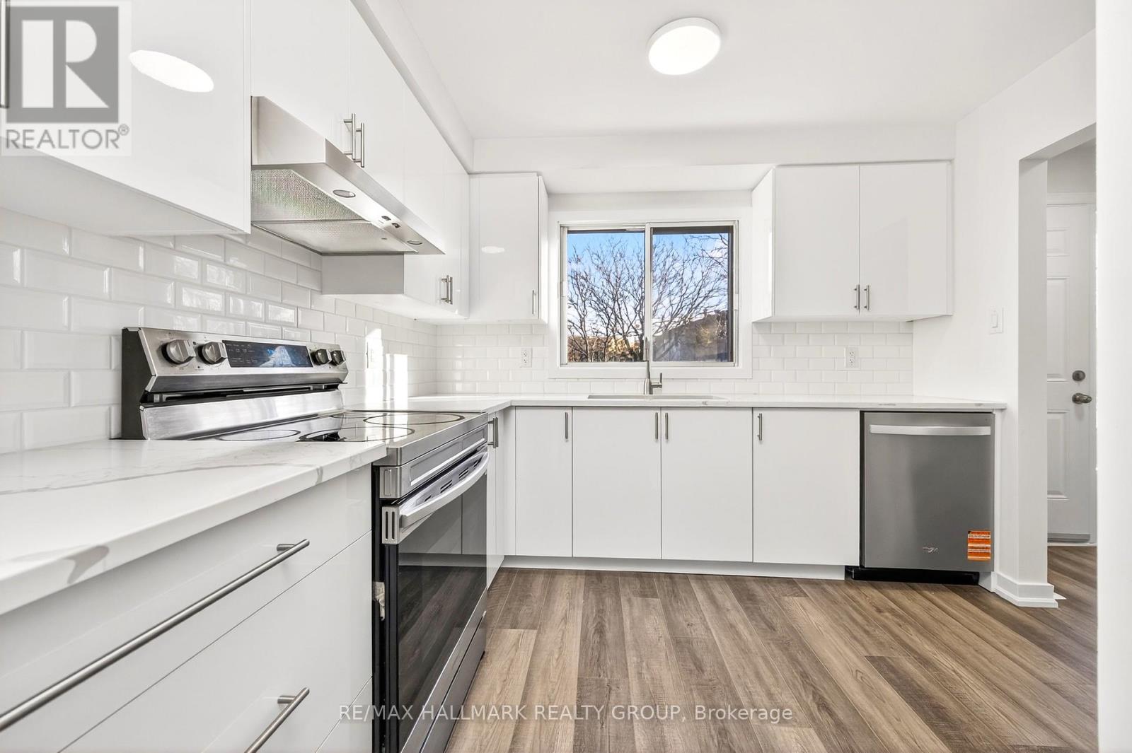 111 - 1457 Murdock Gate