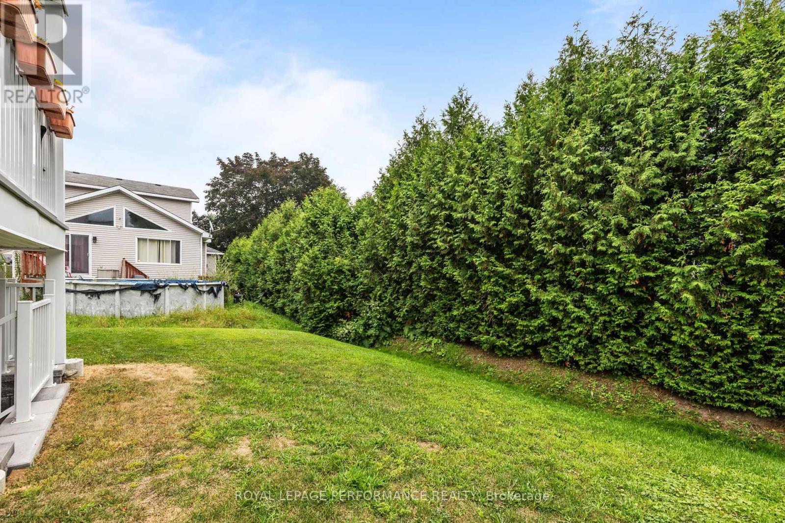 1c - 75 Lapointe Boulevard