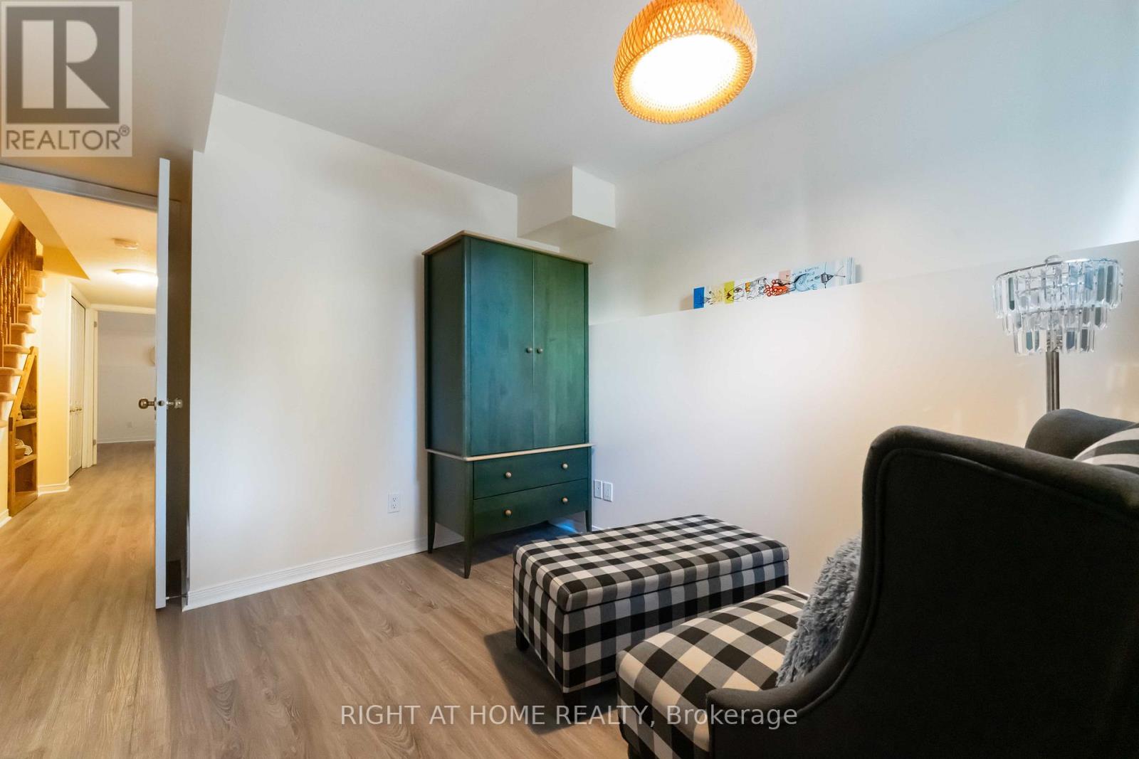 67 Strathaven Private