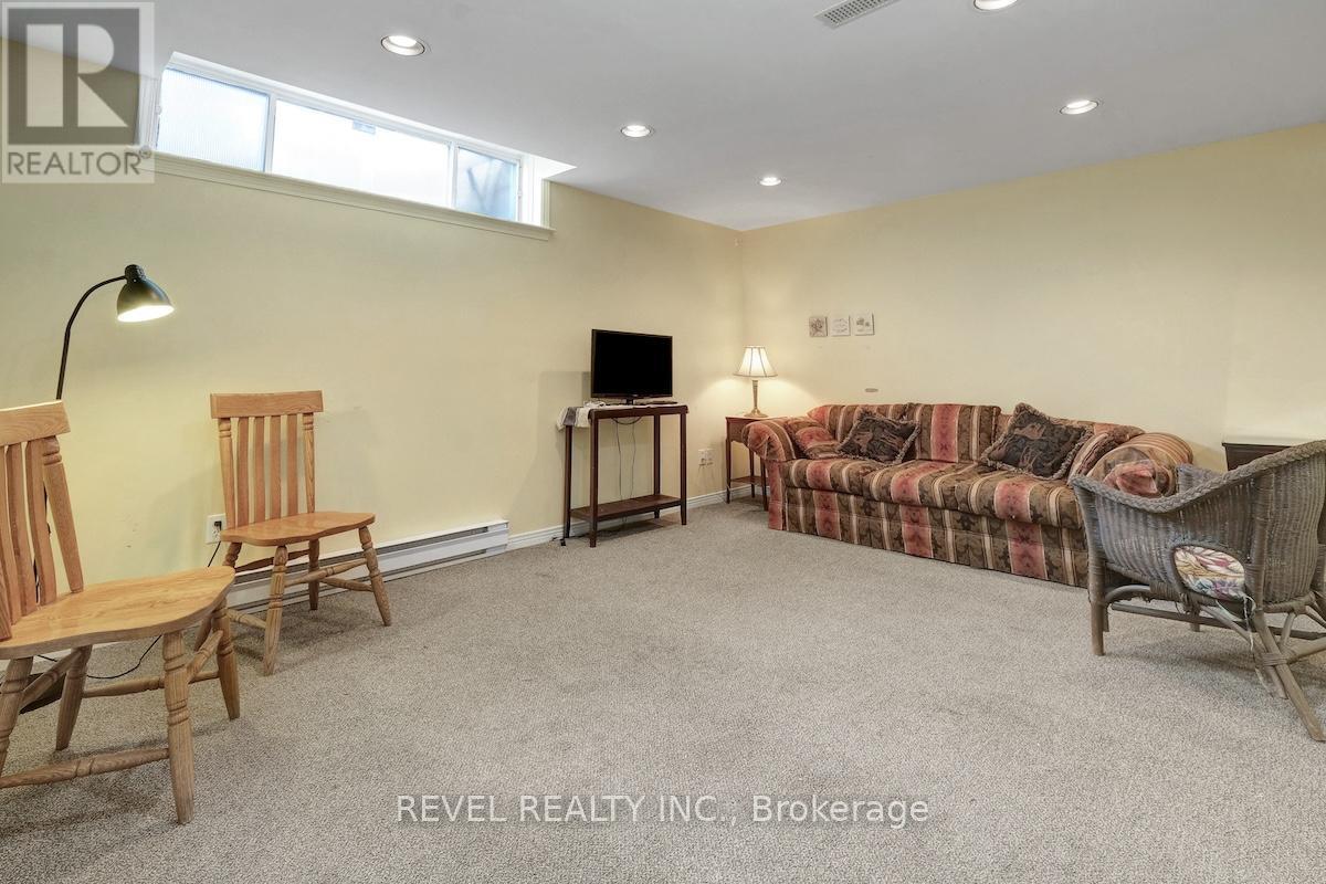 9 - 1240 Kilborn Place