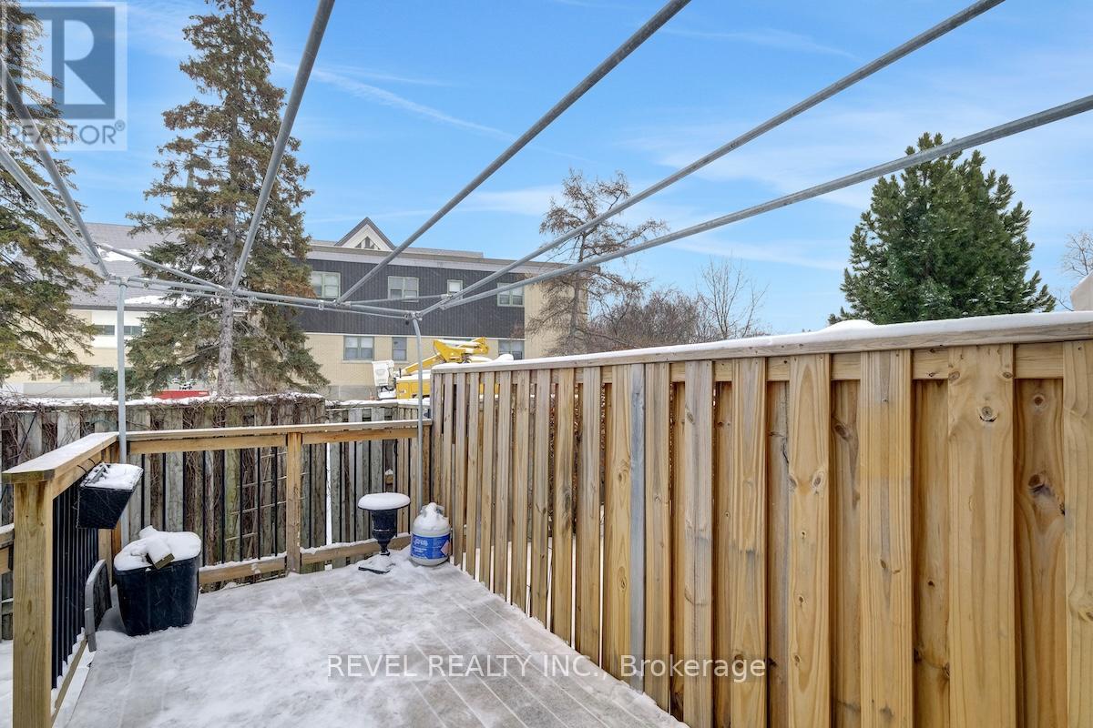 9 - 1240 Kilborn Place