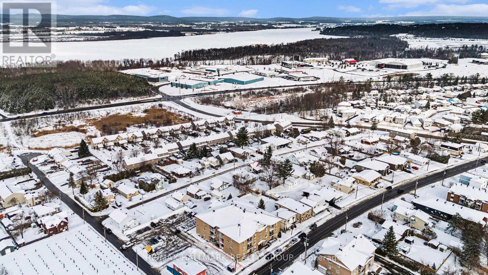 208 - 1026 Laurier Street