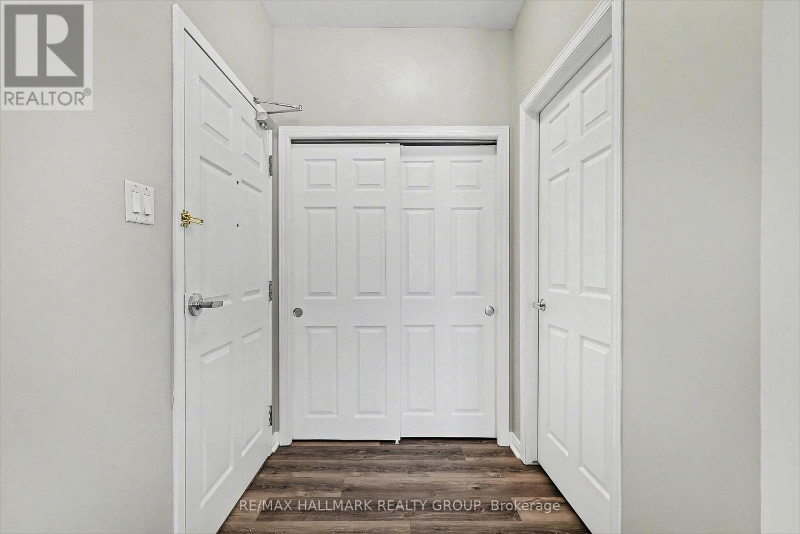 208 - 1026 Laurier Street