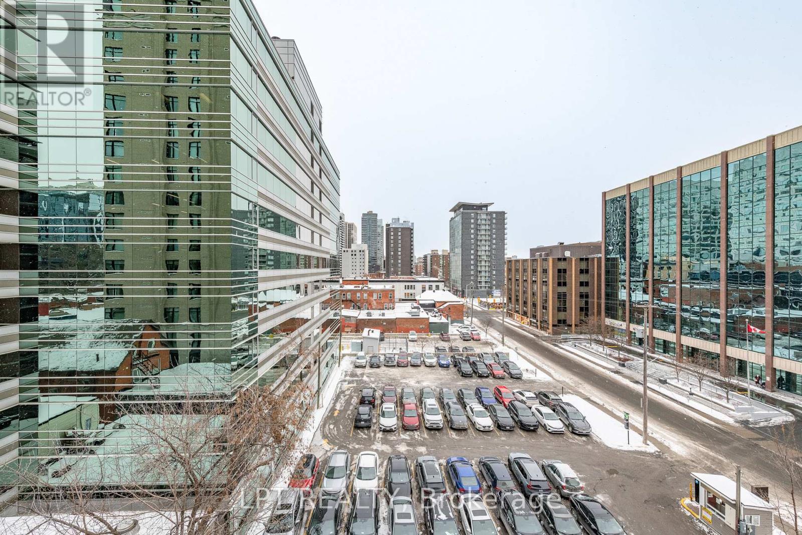 606 - 375 Lisgar Street