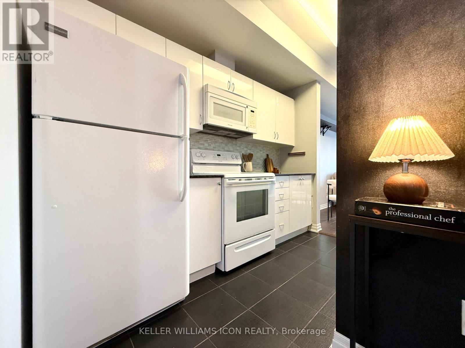 801 - 90 Landry Street