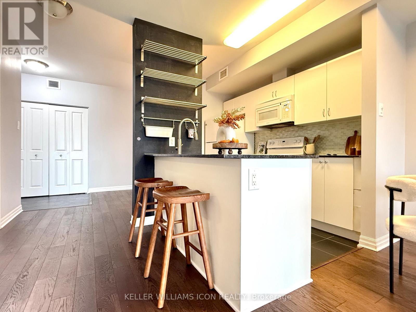 801 - 90 Landry Street