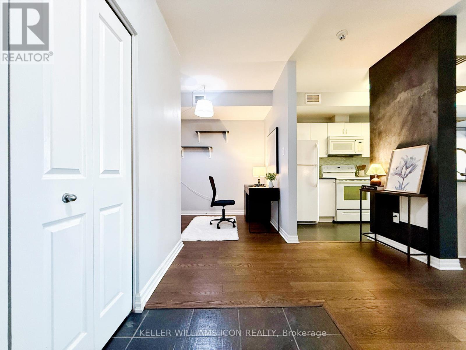 801 - 90 Landry Street