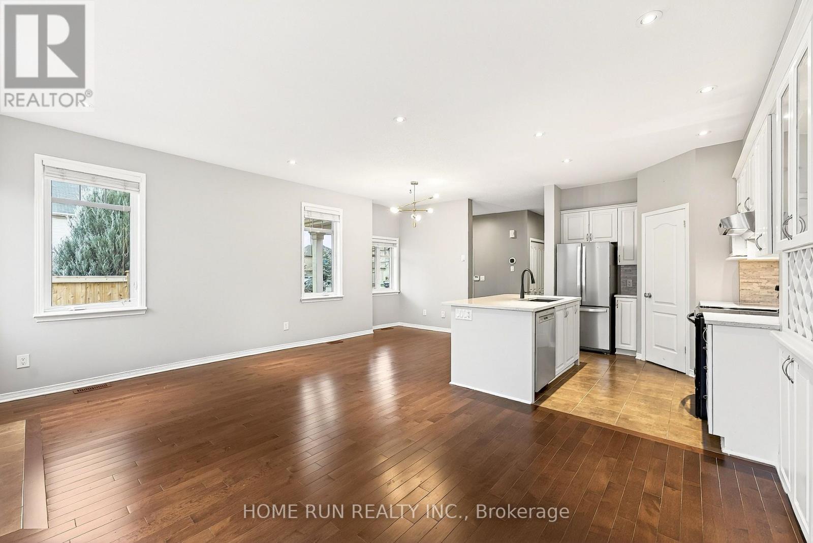 104 Eye Bright Crescent