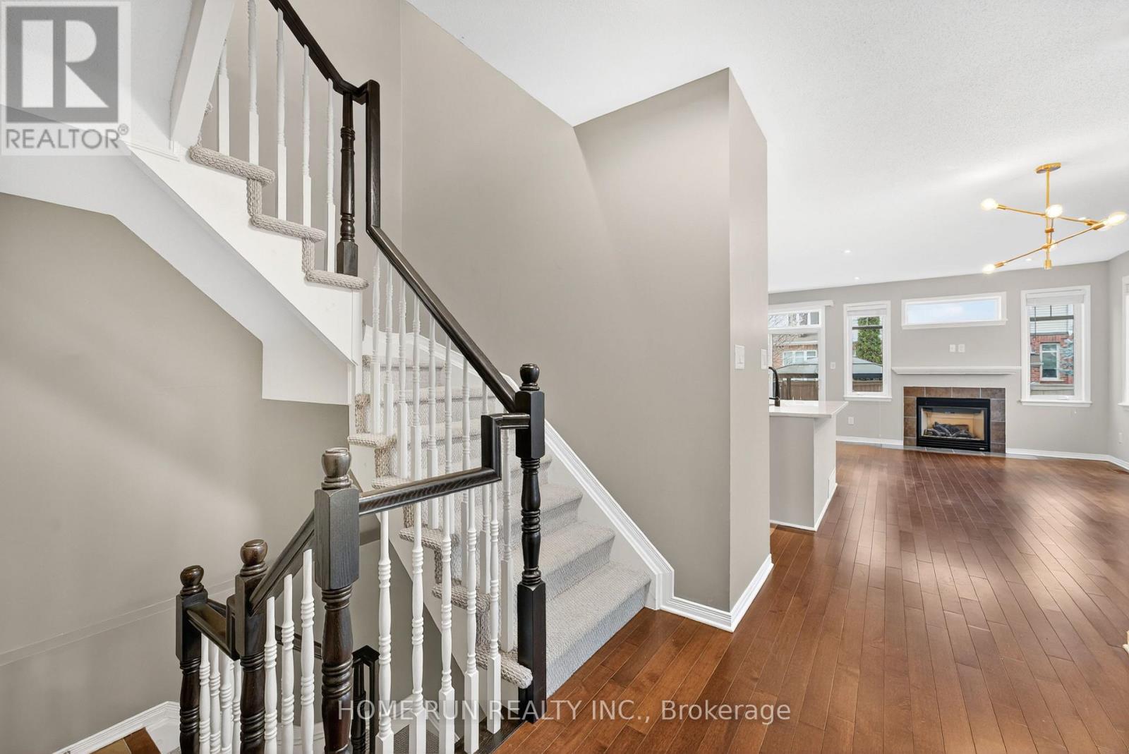 104 Eye Bright Crescent