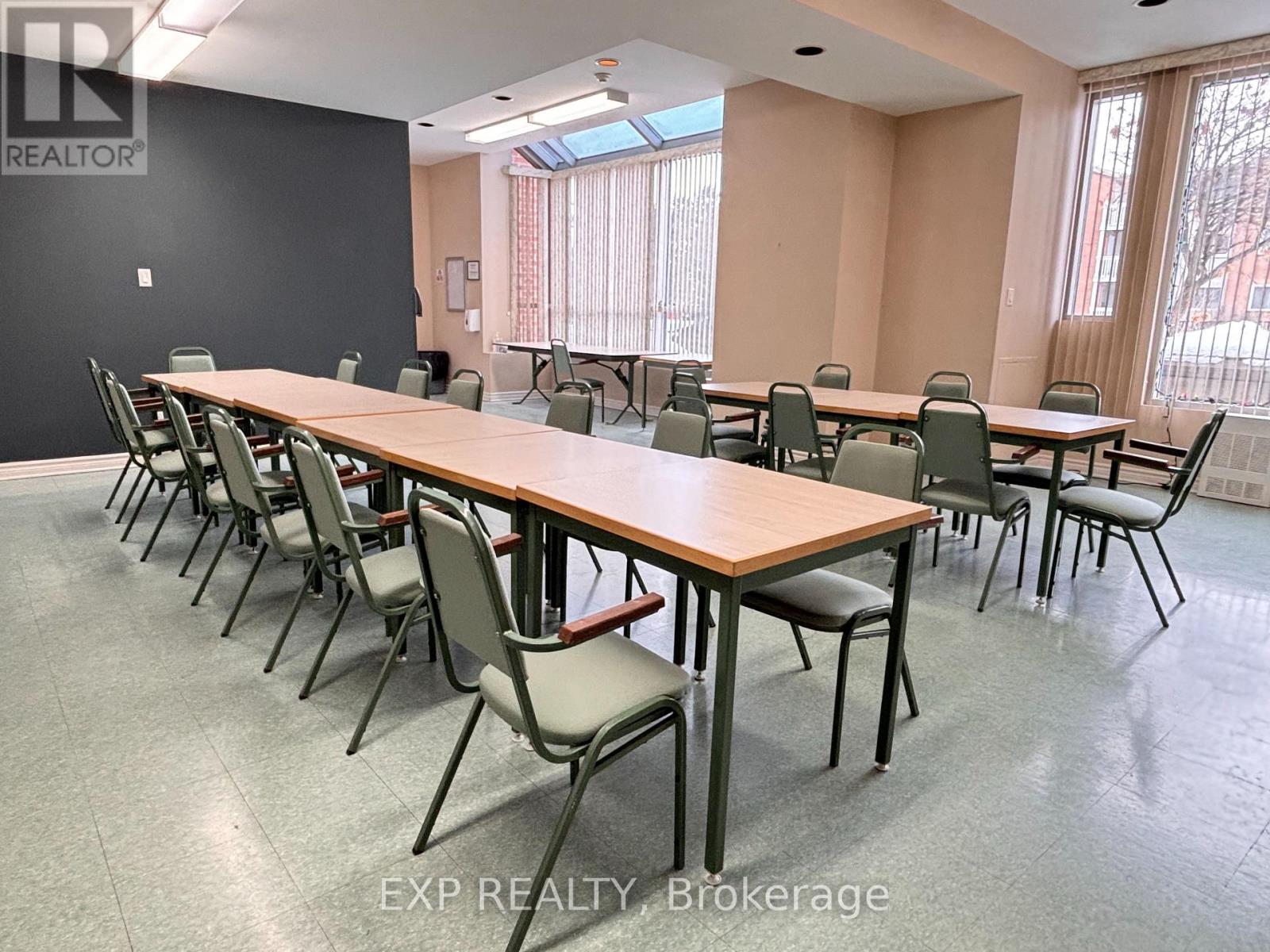 510 - 330 Centrum Boulevard