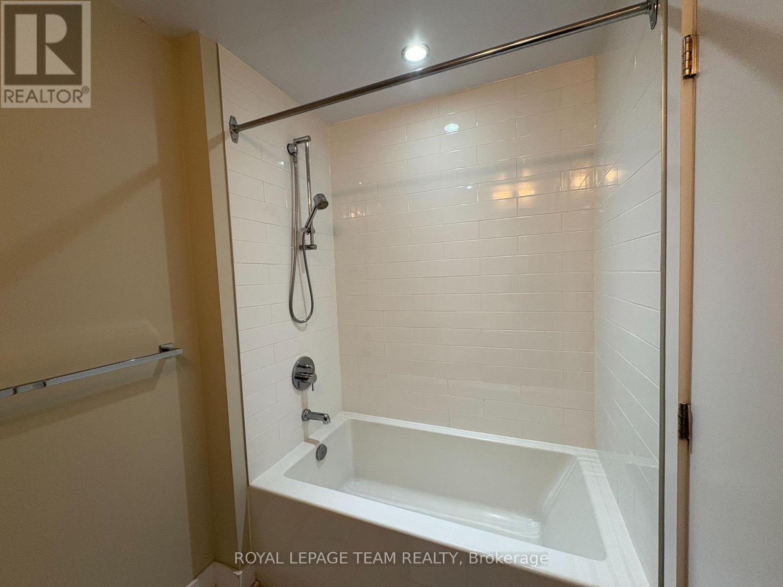 717 - 360 Patricia Avenue