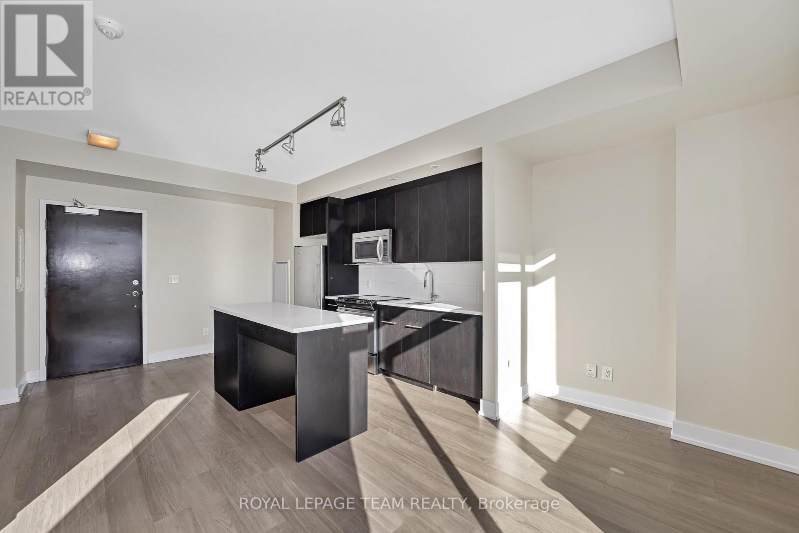 717 - 360 Patricia Avenue