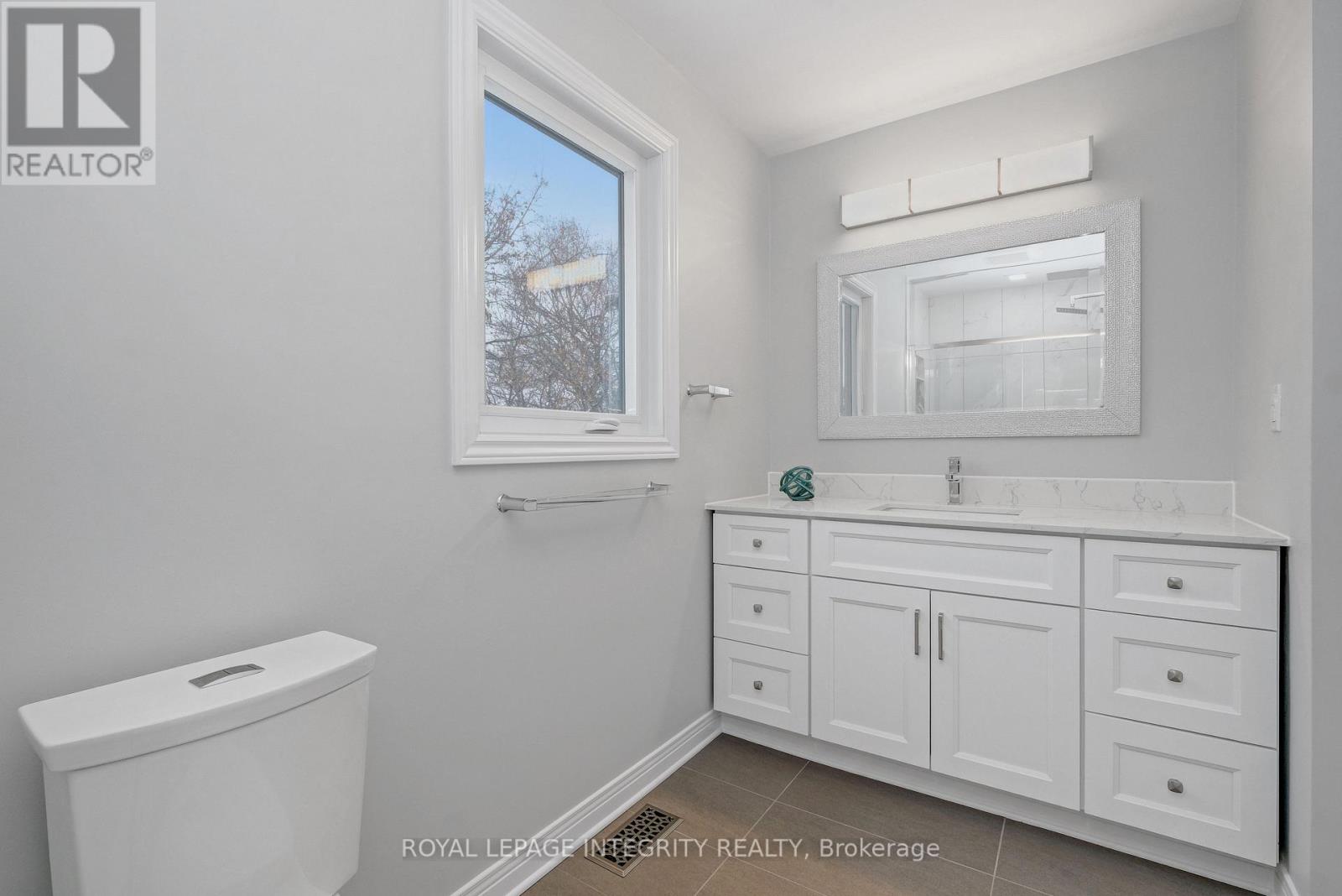 2177 Lenester Avenue